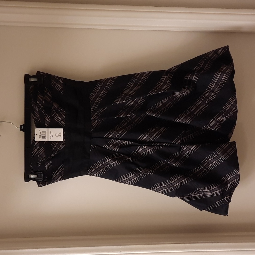 NWT, BCBGMaxAzria Bubble Hem Woven Taffeta Dress